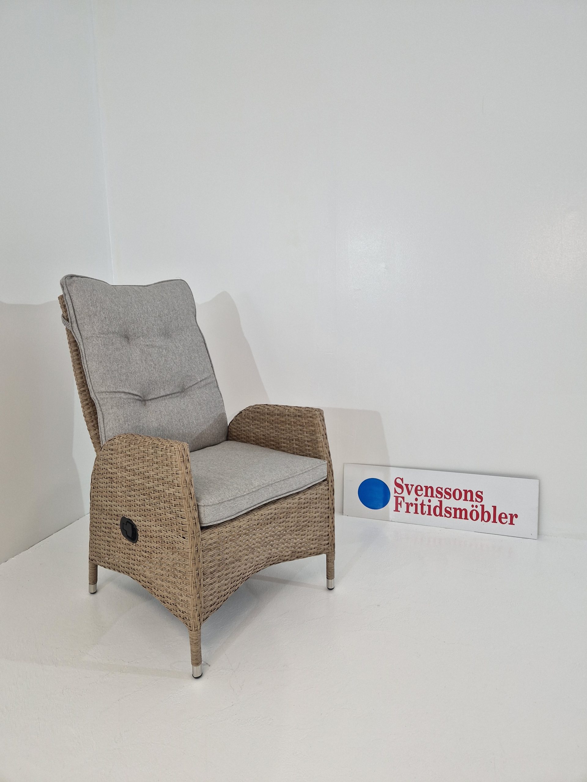 COVENTRY Pos.fåtölj inkl dyna seagrass Butiksexemplar trädgårdsmöbler COVENTRY Pos.fåtölj inkl dyna seagrass Butiksexemplar trädgårdsmöbler